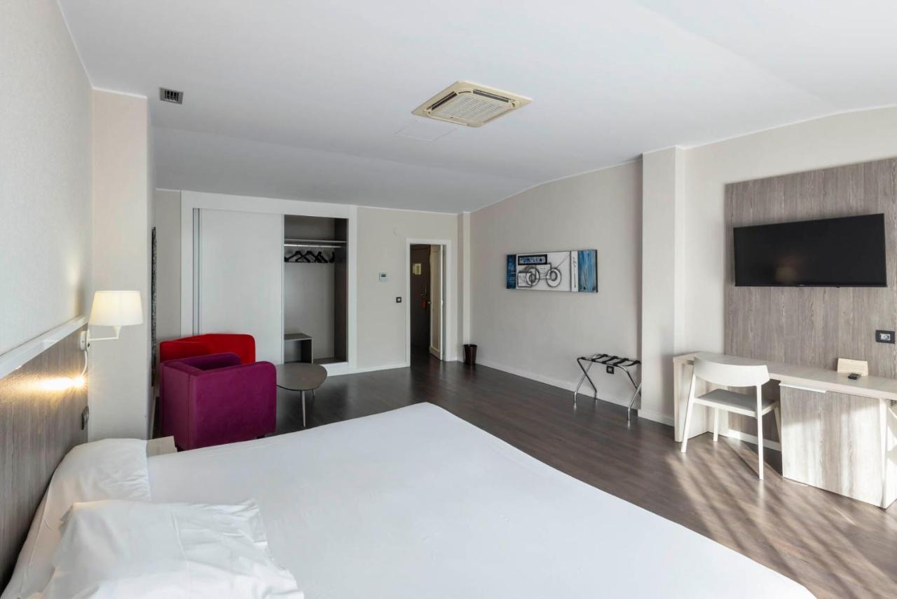 Hotel La Palma De ยาเนส ภายนอก รูปภาพ