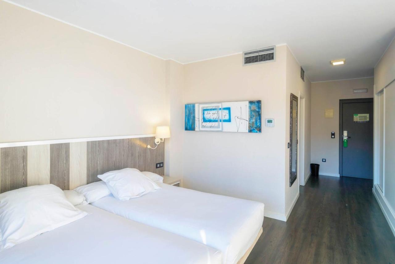 Hotel La Palma De ยาเนส ภายนอก รูปภาพ