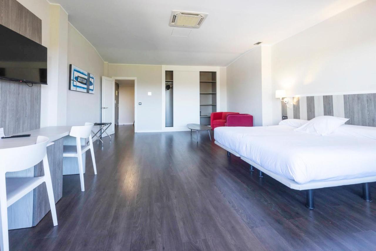 Hotel La Palma De ยาเนส ภายนอก รูปภาพ